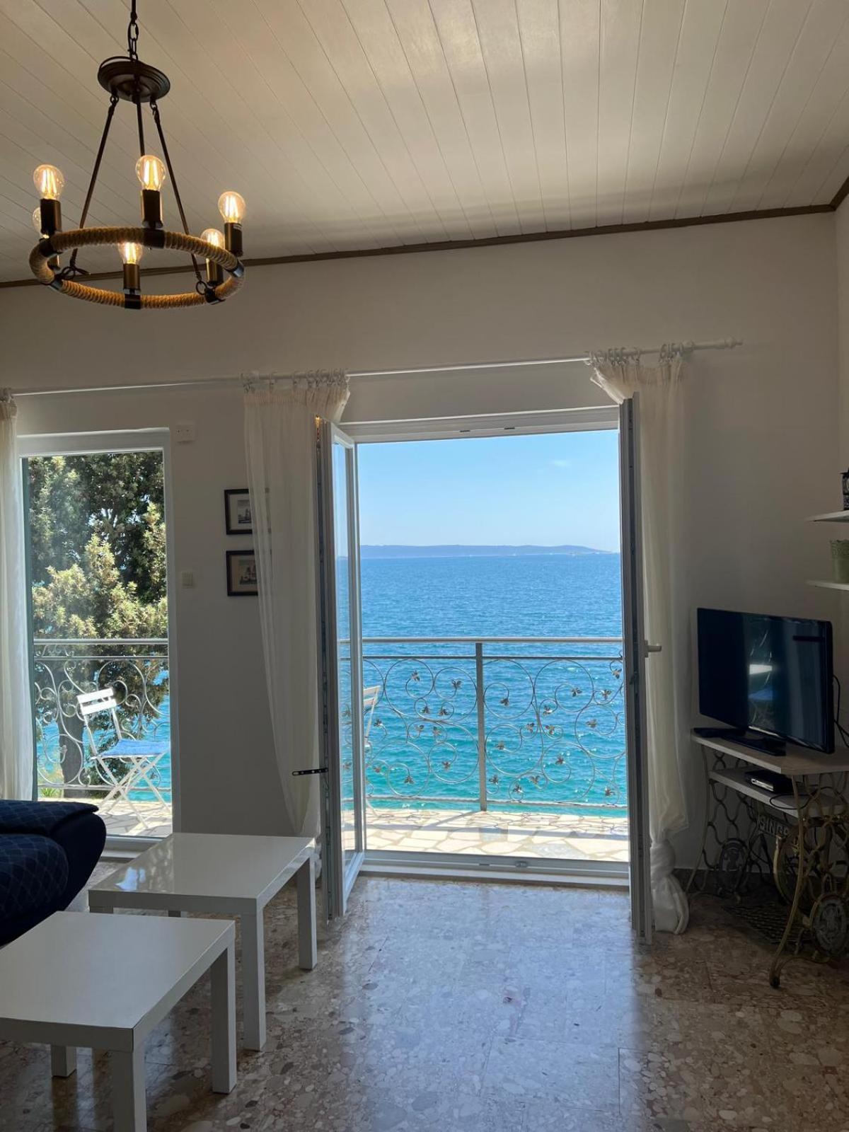 Amarela Villa *