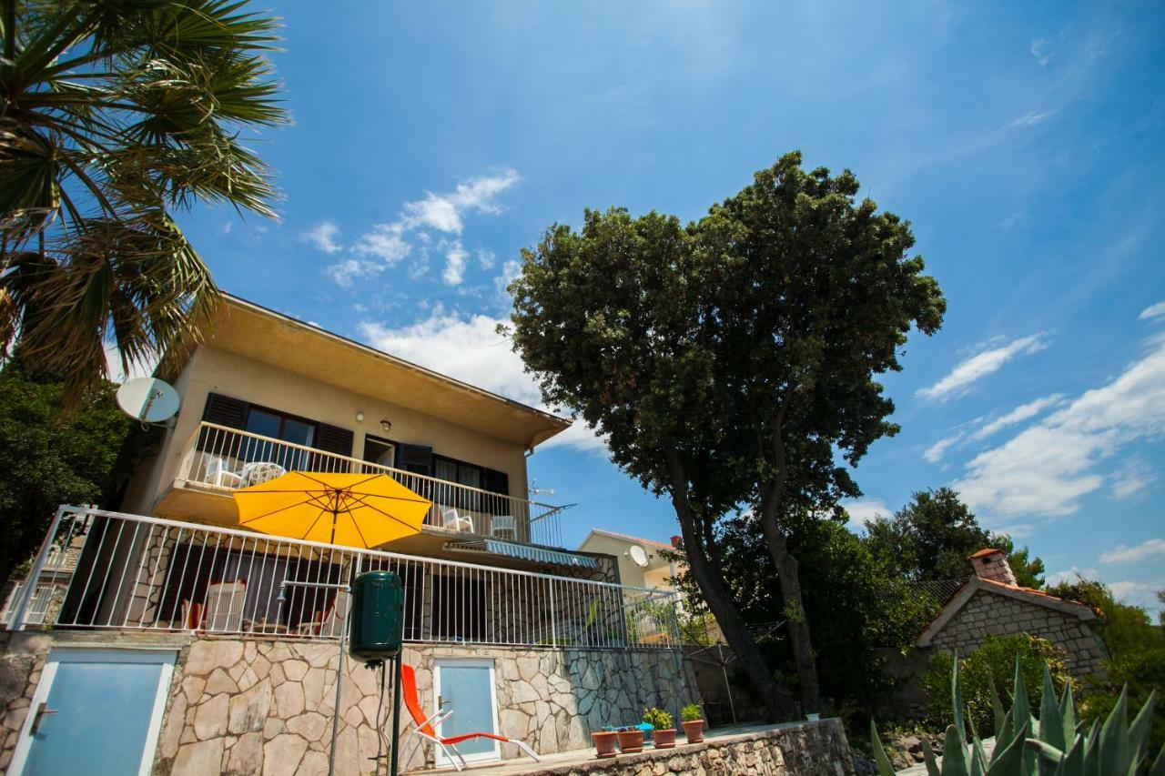 Amarela Villa