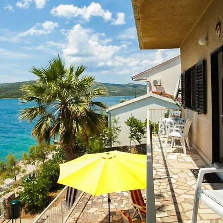 Villa Amarela Seget Vranjica Exterior photo